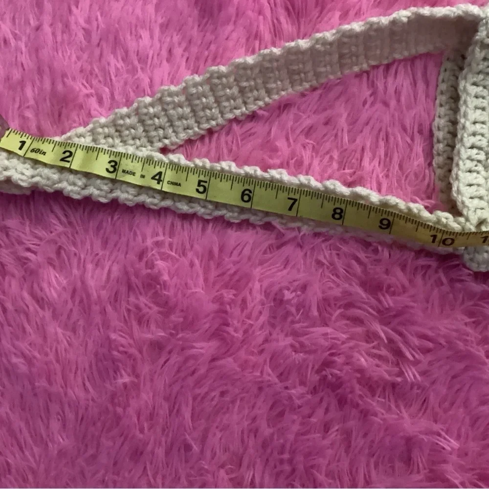 HANDCRAFTED, HAND CROCHETED LITTLE GIRLS PURSE IN OFF WHITE WITH CUTE SUNFLOWER